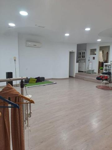 Local comercial en alquiler en Mataró, Oest - Peramas photo 0