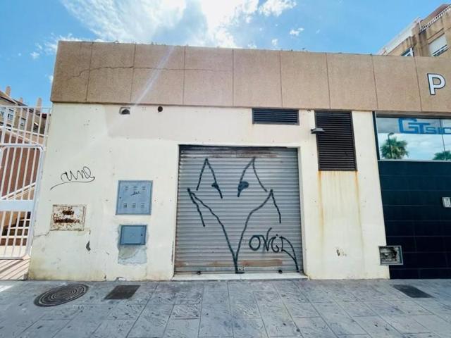 Local comercial en alquiler en Almería, Almeria photo 0