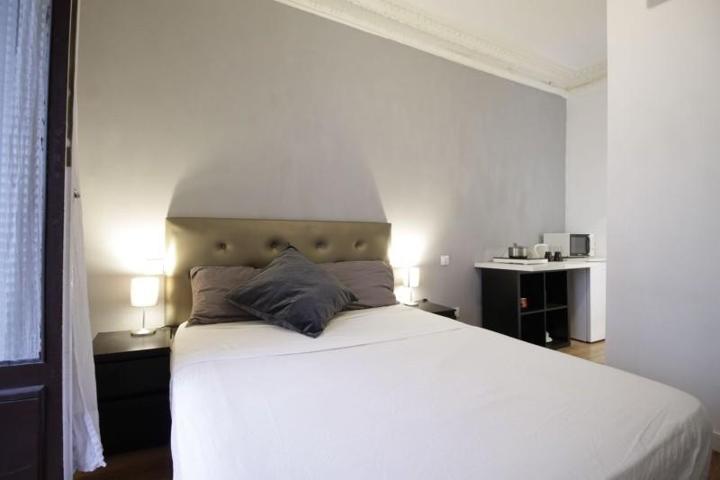 Piso en alquiler en Madrid, Centro - Cortes photo 0