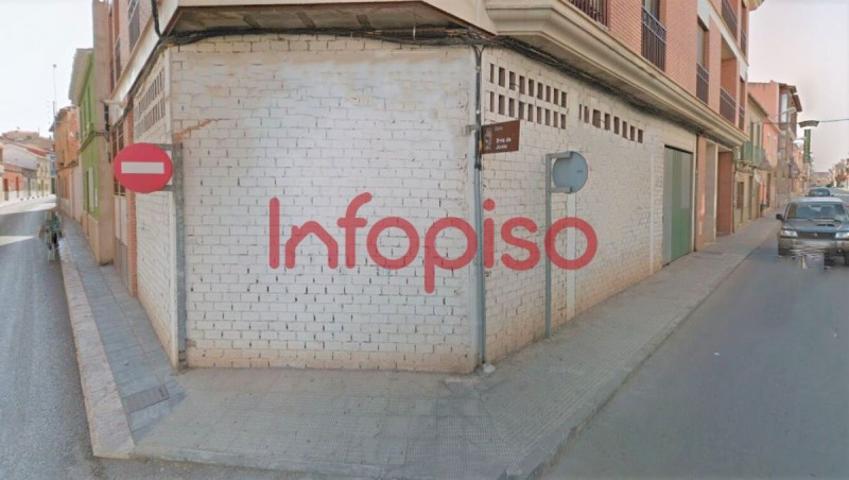 Local comercial en alquiler en Valdepeñas, Seis de Junio photo 0