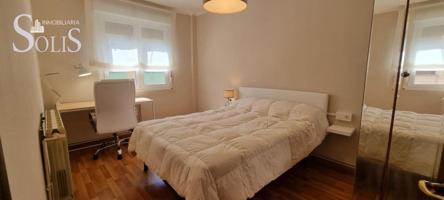 Piso en alquiler en Oviedo, Vetusta photo 0