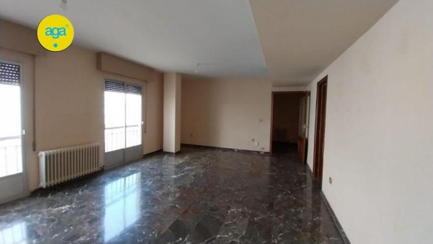 Piso en alquiler en Jaén, Centro - Jardinillos photo 0