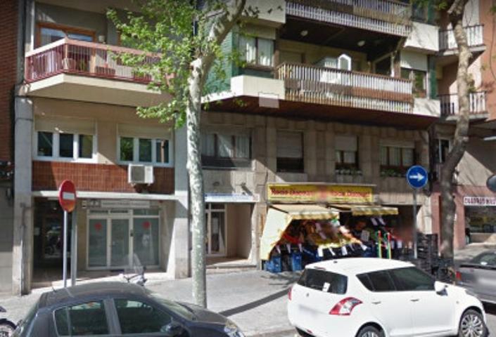 Local comercial en alquiler en Barcelona, Horta Guinardo photo 0