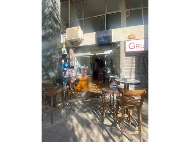 Local comercial en alquiler en Barcelona, Barri de les Corts photo 0
