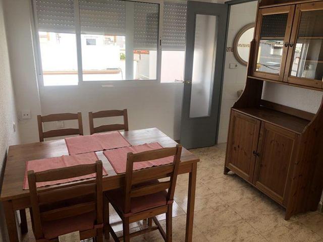 Piso en alquiler en Sevilla, Oliva - Tiro De Linea photo 0