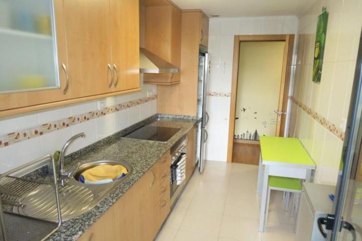 Apartamento en alquiler en Culleredo, Fonteculler photo 0