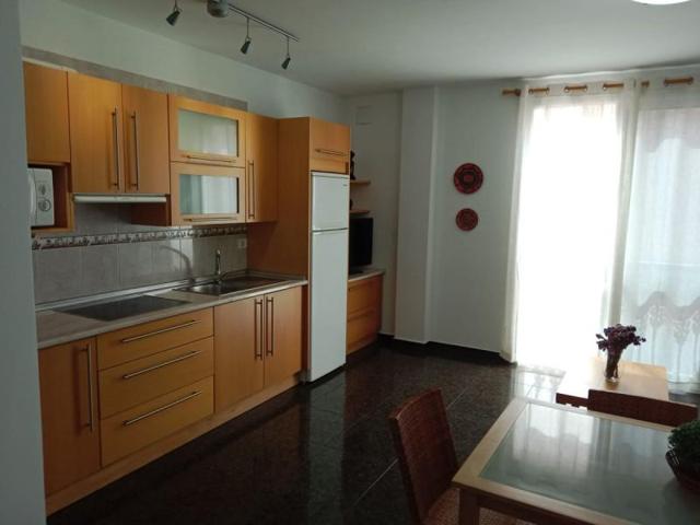 Apartamento en alquiler en Guía de Isora, Playa de San Juan photo 0