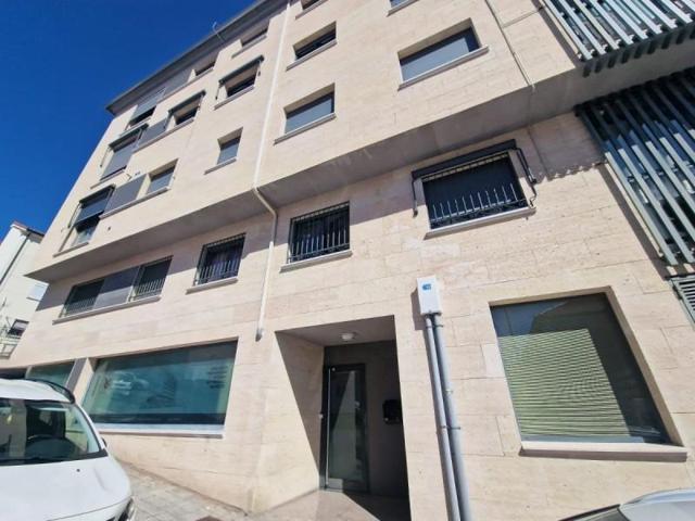 Local comercial en alquiler en Plasencia, Canada Real photo 0