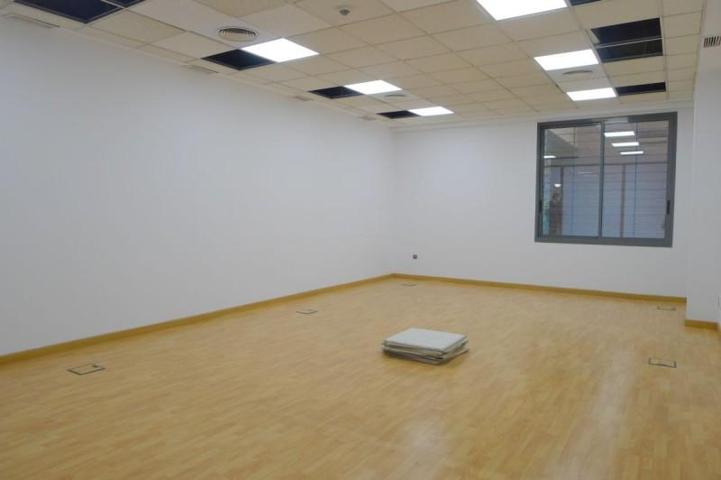 Oficina en alquiler en Sevilla, Nervion - Santa Justa photo 0