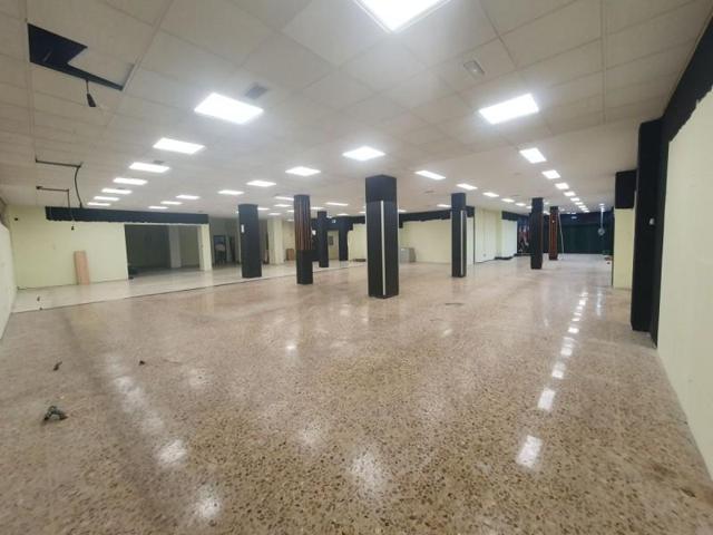 Local comercial en alquiler en Grado, Grado photo 0