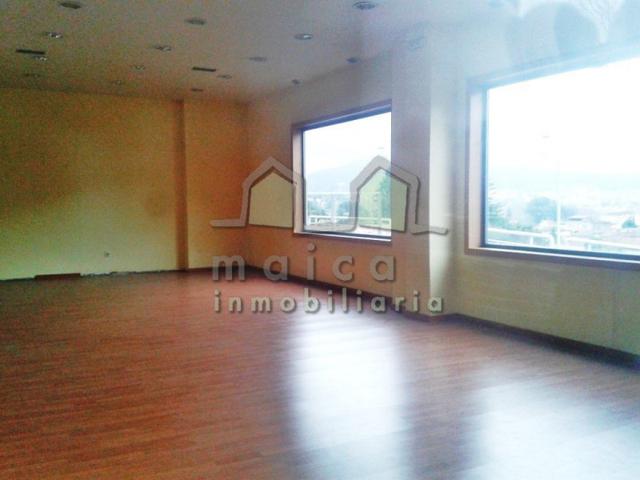 Local comercial en alquiler en Vigo, Gran Via photo 0