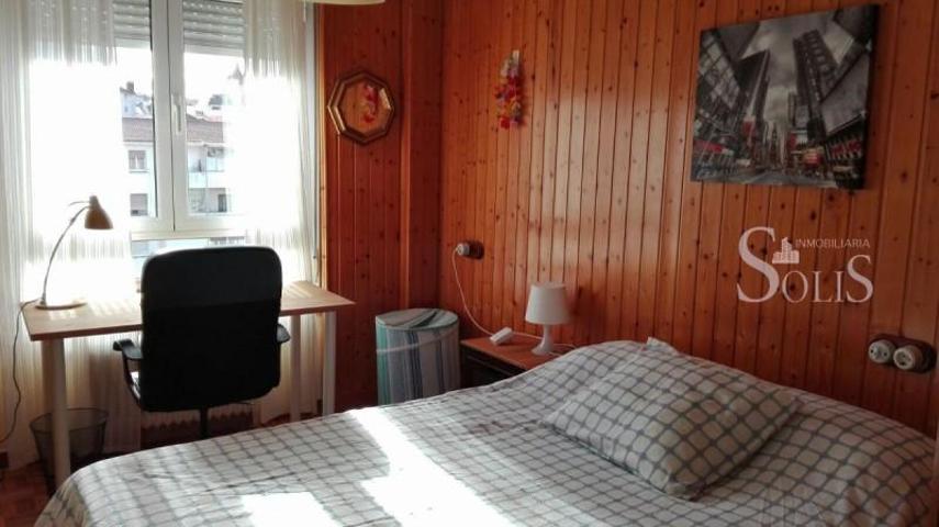 Piso en alquiler en Oviedo, El Campillin photo 0