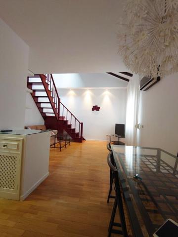 Duplex en alquiler en Madrid, Centro - Cortes photo 0