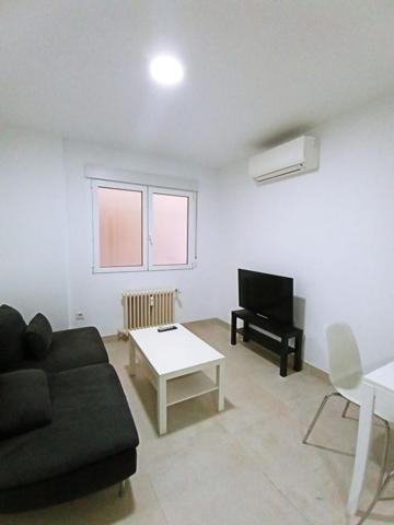 Apartamento en alquiler en Madrid, Centro - Malasana photo 0