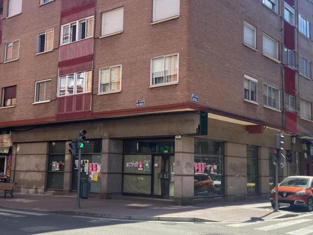 Local comercial en alquiler en Valladolid, Delicias photo 0