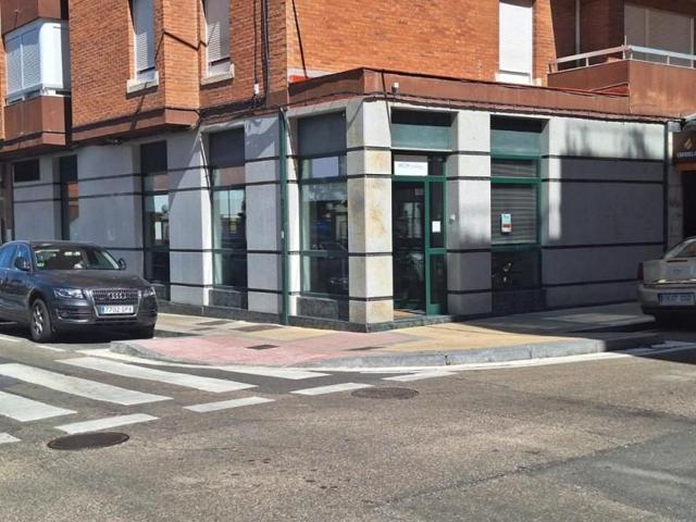 Local comercial en alquiler en Valladolid, Parque Alameda photo 0