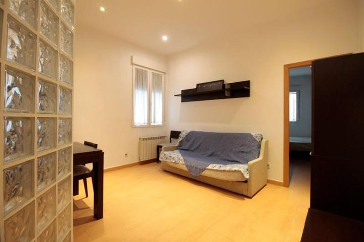 Apartamento en alquiler en Madrid, Centro - Sol photo 0