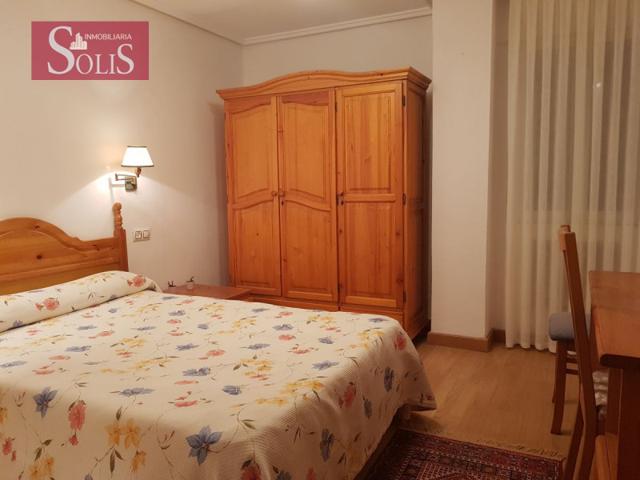 Piso en alquiler en Oviedo, Centro photo 0