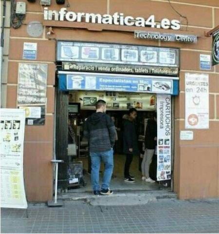 Local comercial en alquiler en Barcelona, Sants Montjuic photo 0
