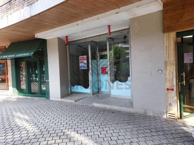 Local comercial en alquiler en Vigo, Plaza Industria photo 0