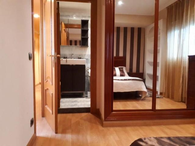 Piso en alquiler en Oviedo, Centro photo 0