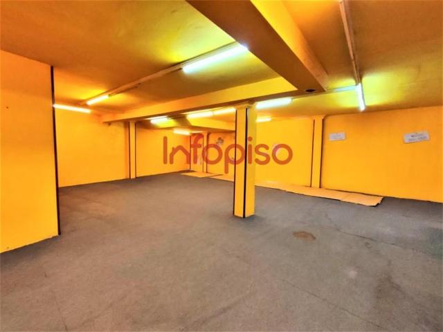 Local comercial en alquiler en Valdepeñas, Centro photo 0