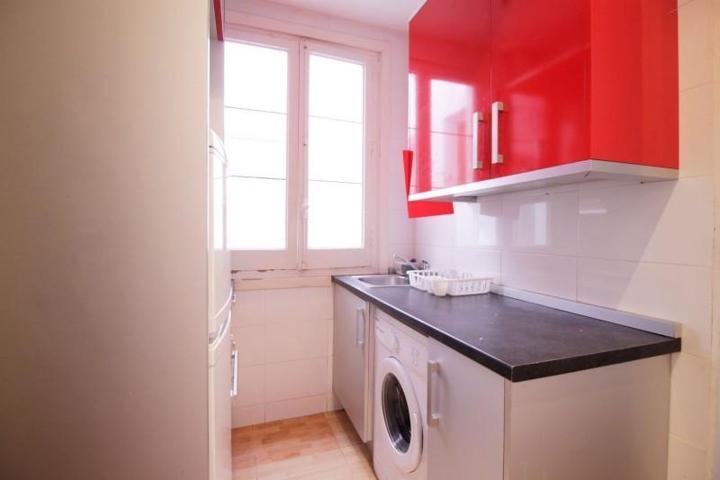 Piso en alquiler en Madrid, Centro - Cortes photo 0