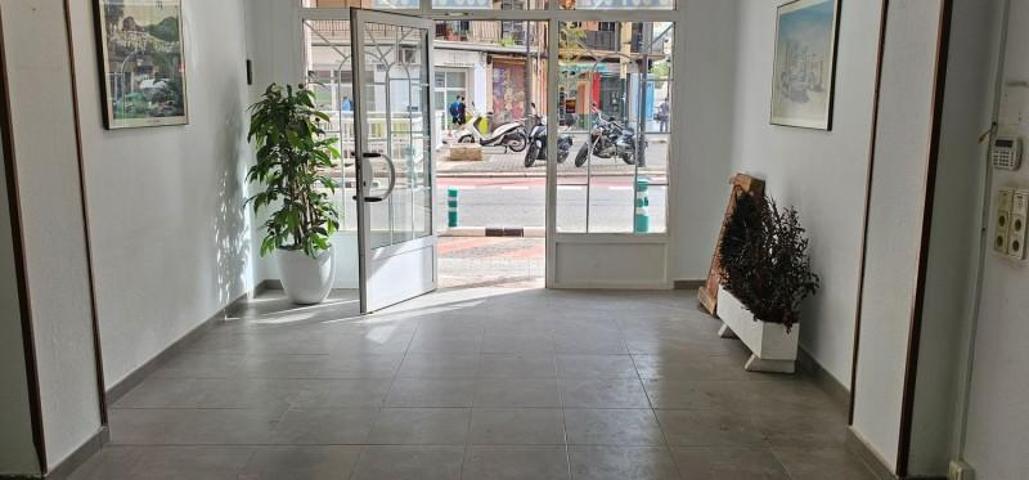 Local comercial en alquiler en Valencia, Valencia photo 0
