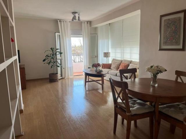 Piso en alquiler en Sevilla, Tablada - Los Remedios photo 0