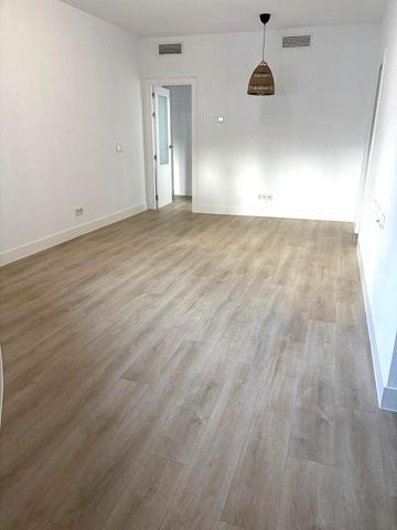 Piso en alquiler en Sevilla, Triana - Ronda De Triana photo 0