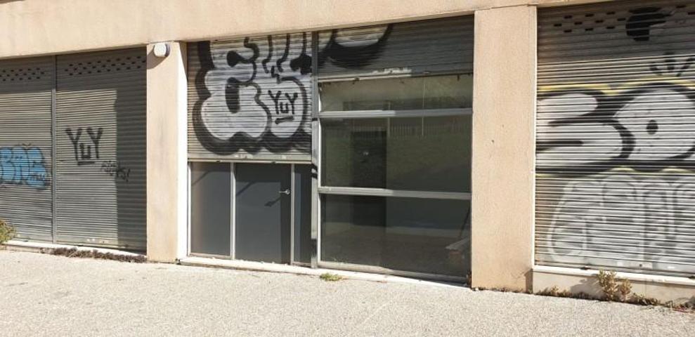 Local comercial en alquiler en Girona, Migdia Casernes photo 0