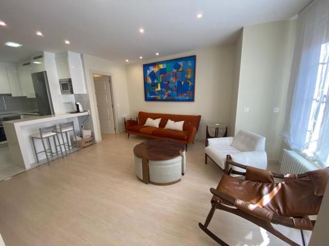 Piso en alquiler en Oviedo, Centro photo 0