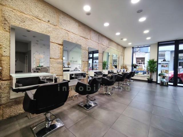 Local comercial en alquiler en Vigo, Plaza America photo 0