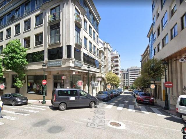 Local comercial en alquiler en Vigo photo 0