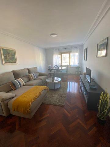 Piso en alquiler en Oviedo, Centro photo 0