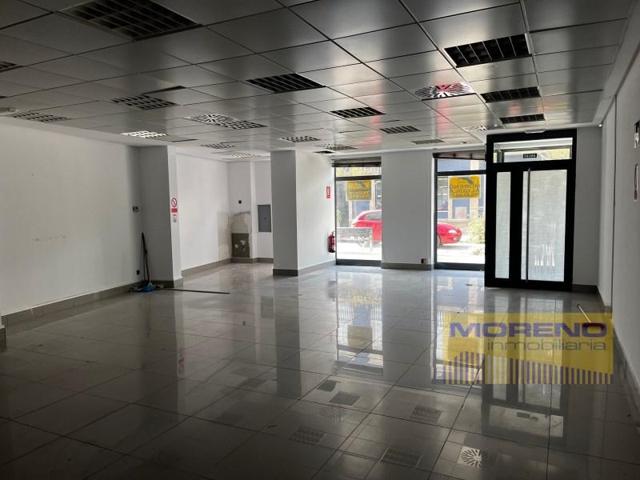 Local comercial en alquiler en Sarria photo 0