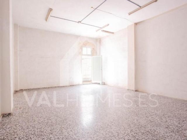 Local comercial en alquiler en Valencia, Juan Llorens photo 0
