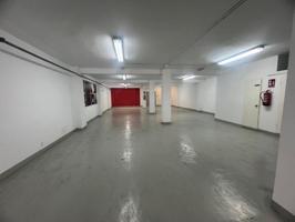 Local comercial en alquiler en Reus, Avda. Pere Ceremonios photo 0