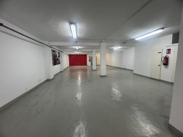 Local comercial en alquiler en Reus, Avda. Pere Ceremonios photo 0