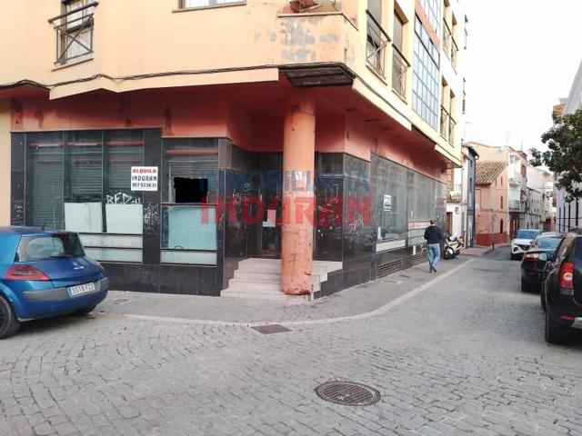Local comercial en alquiler en Navalmoral de la Mata photo 0