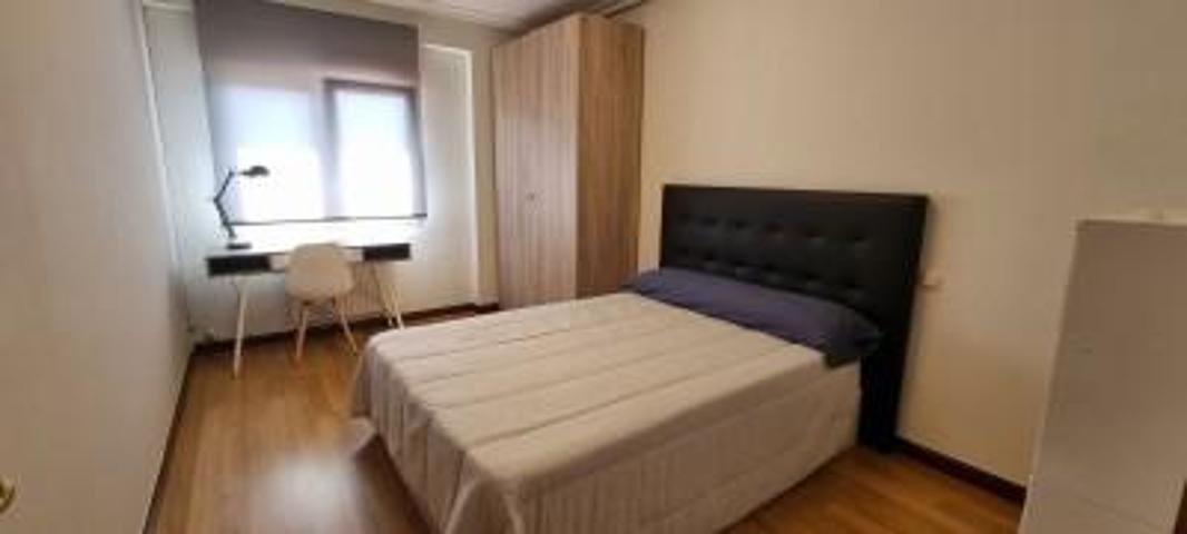 Piso en alquiler en Oviedo, El Milan photo 0