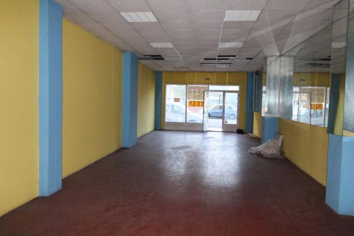Local comercial en alquiler en Oviedo, Pumarin photo 0