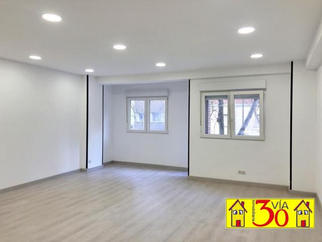 Oficina en alquiler en Salamanca, Maria Auxiliadora photo 0