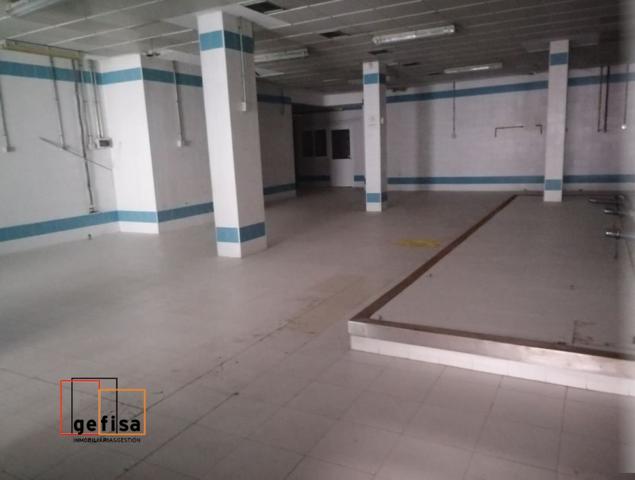 Local comercial en alquiler en Valdepeñas, Buena photo 0