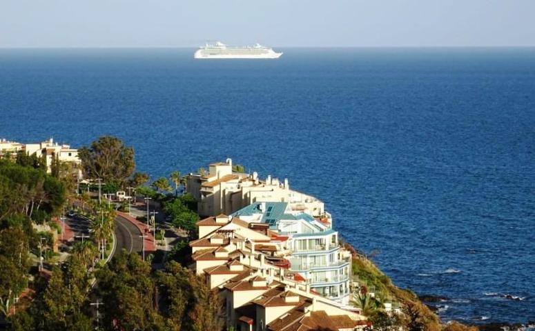 Piso en alquiler en Benalmádena, Nueva Torrequebrada photo 0