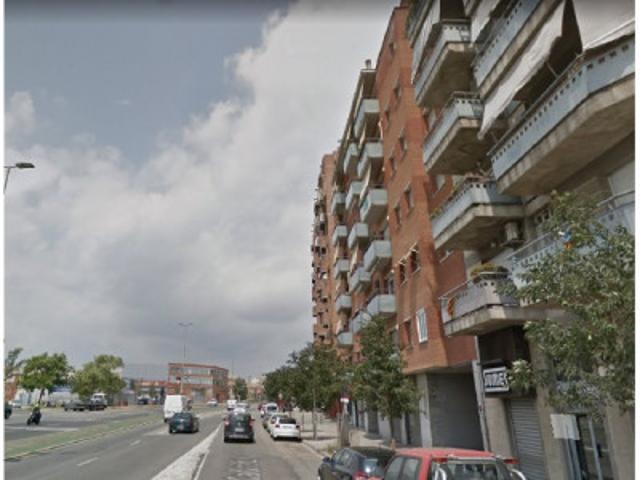 Local comercial en alquiler en Sabadell, Gracia photo 0