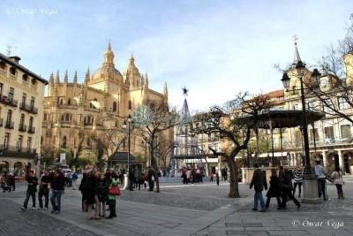 Local comercial en alquiler en Segovia, Casco Antiguo photo 0