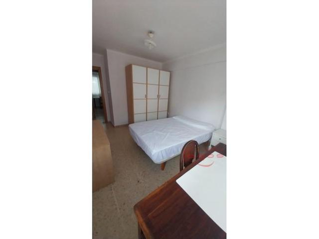 Piso en alquiler en Valencia photo 0