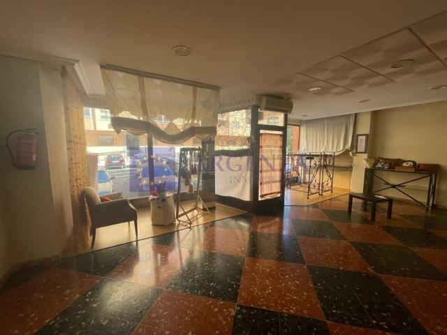 Local comercial en alquiler en Cáceres photo 0