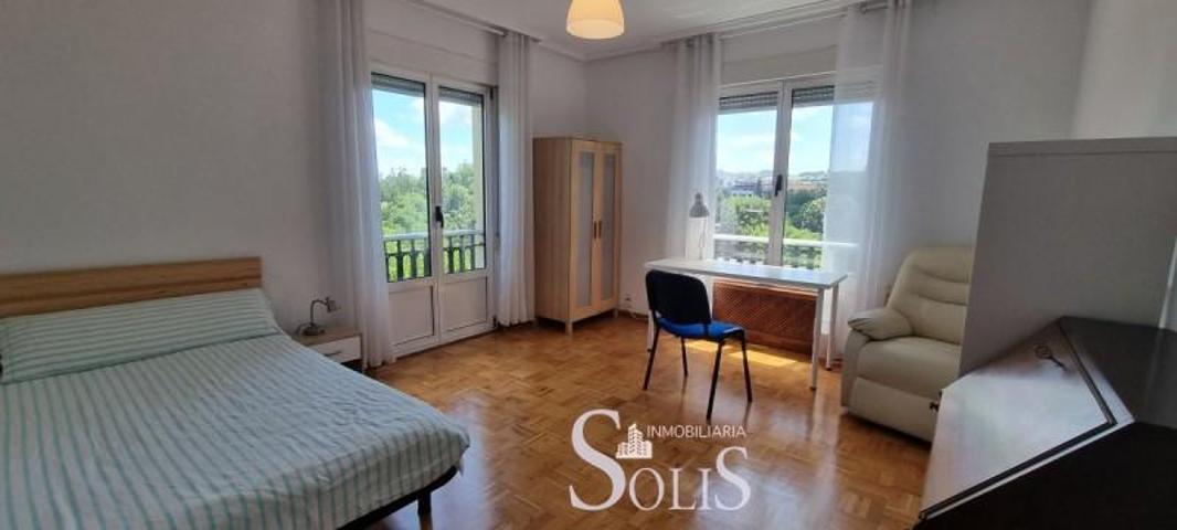 Piso en alquiler en Oviedo, Centro photo 0